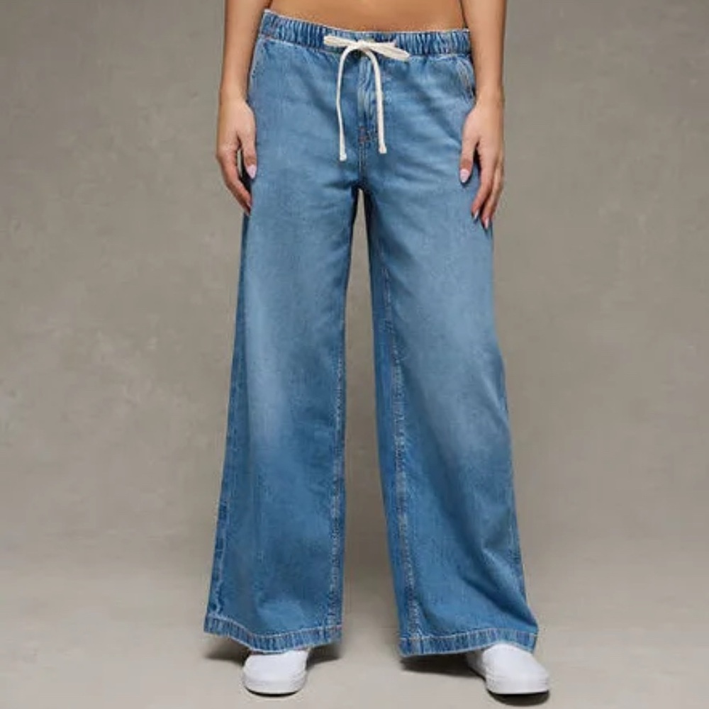 American Eagle Outfitters Light Blue Wide Leg Denim Jeans
